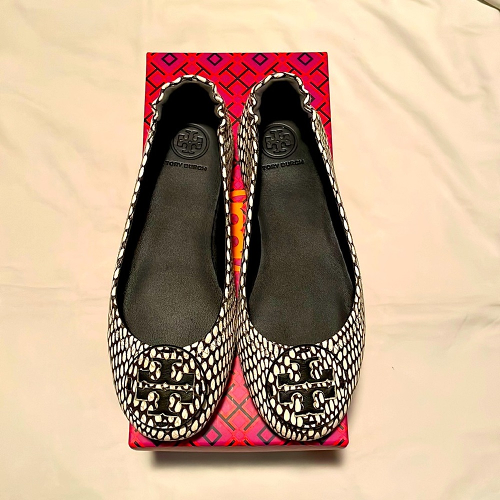 Comfortable Tory Burch Flats. Size 5. Used Once.